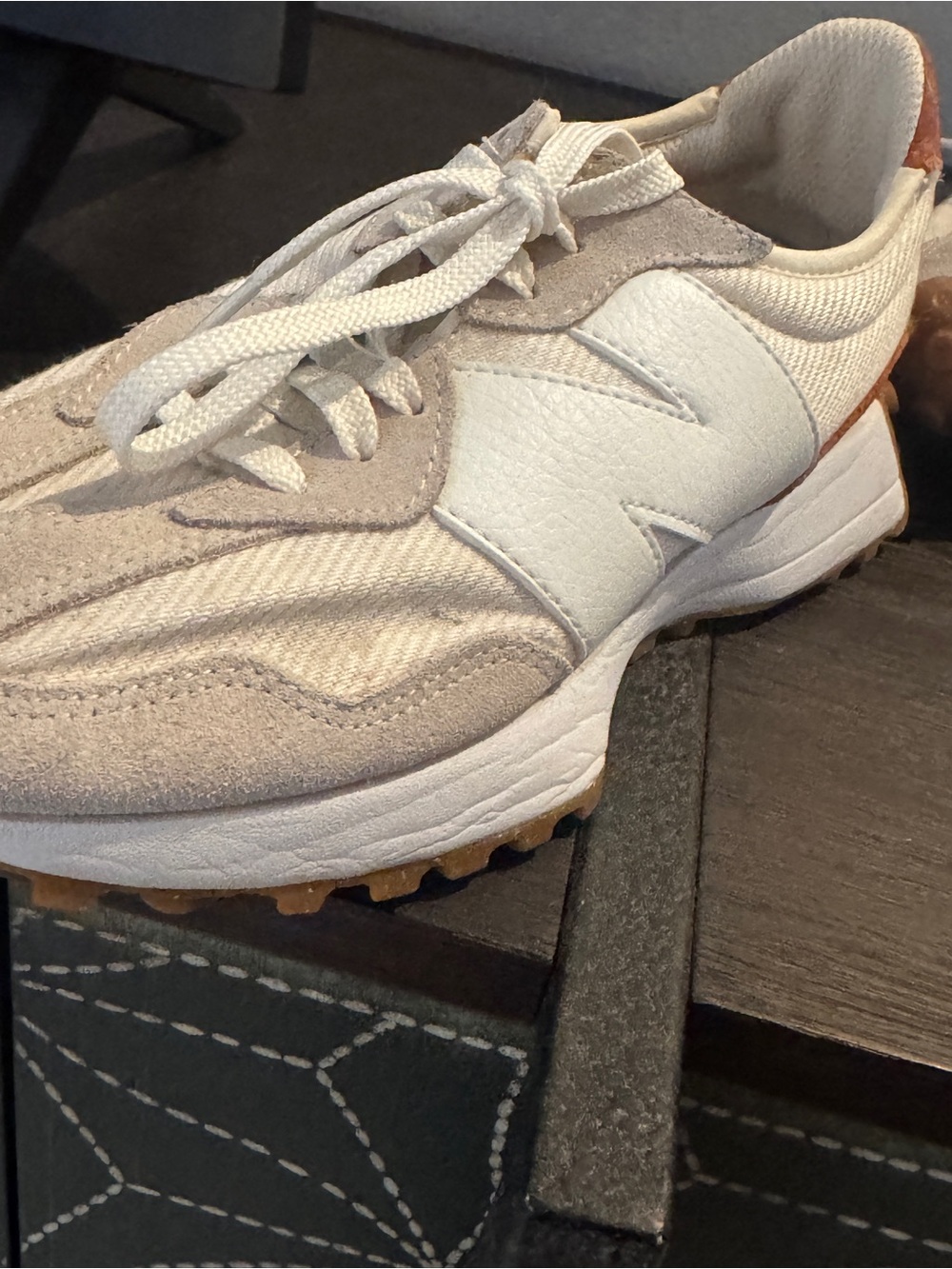 NEW BALANCE 327 Womens Shoes - Picture 9 of 10